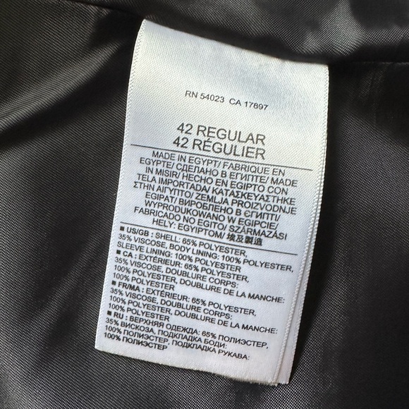 Black Banana Republic Tailored Fit Suit - Jacket size 42R - Pants size 34 / 30 - Picture 2 of 5